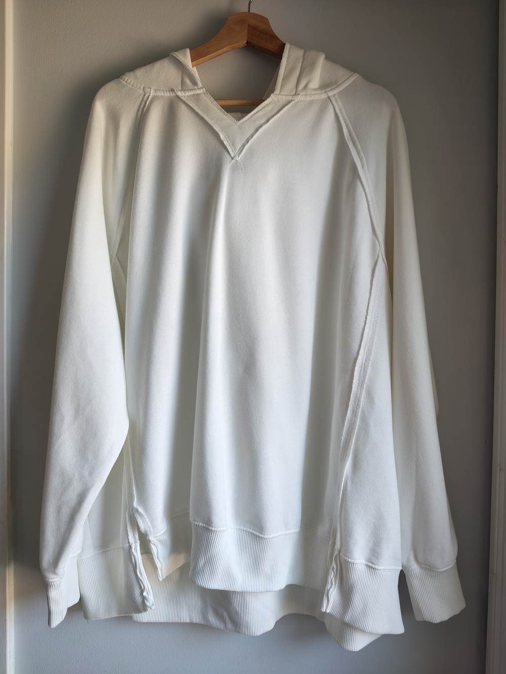 Men's White Hooded Long-Sleeve Shirt